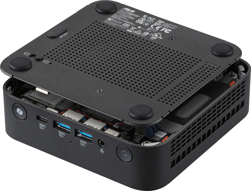 Komputer Asus ASUS ExpertCenter PN55-S90008NL Copilot+ PC AMD Ryzen AI 9 HX 470 32 GB DDR5-SDRAM 1 TB SSD Windows 11 Pro Mini PC Juodas
