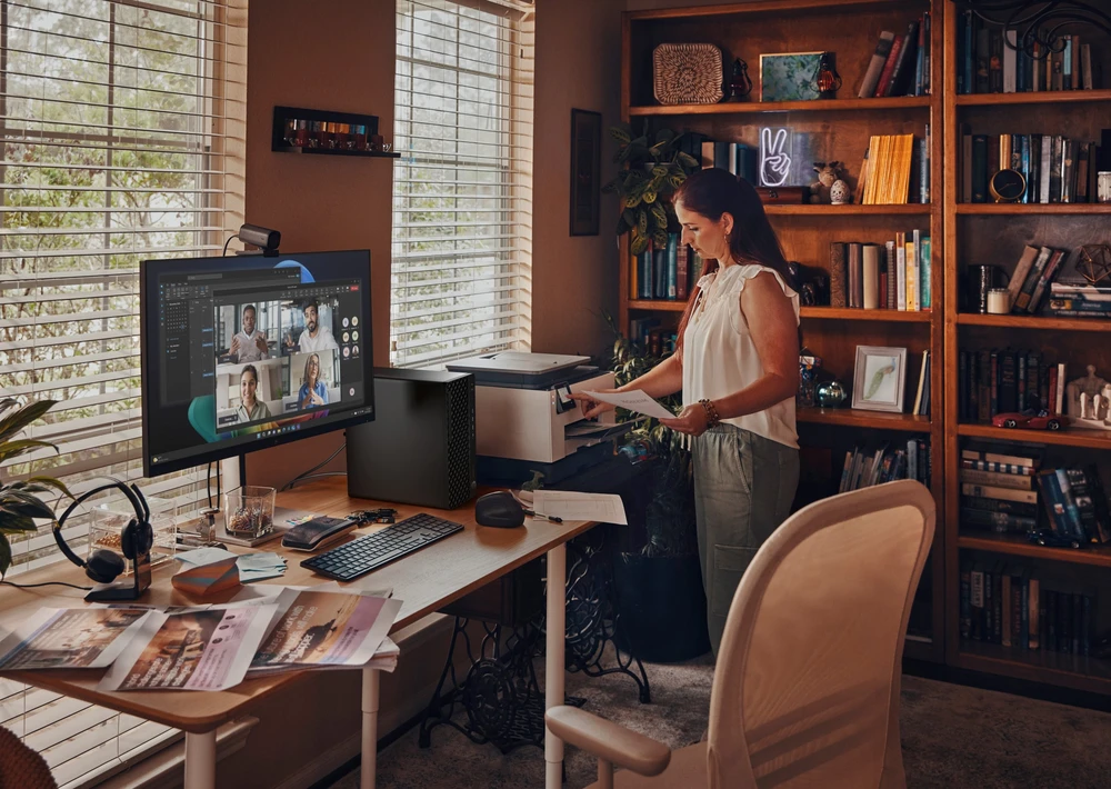 „Hewlett Packard“ (HP) „HP ProDesk 4 Tower G1i“ stacionarus kompiuteris su dirbtiniu intelektu, „Intel Core Ultra 7 265“ procesoriumi, 16 GB DDR5-SDRAM, 1 TB SSD, „Windows 11 Pro“ su juoda