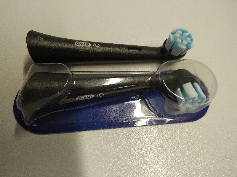 Braun Oral-B 13936240 dantų šepetėlio galvutė 2 vnt Juoda