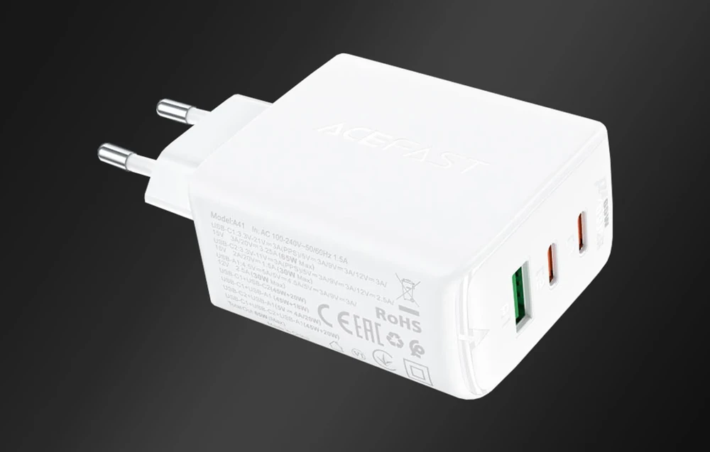 Acefast A41 sieninis įkroviklis, 2x USB-C + USB, GaN 65W (balta)