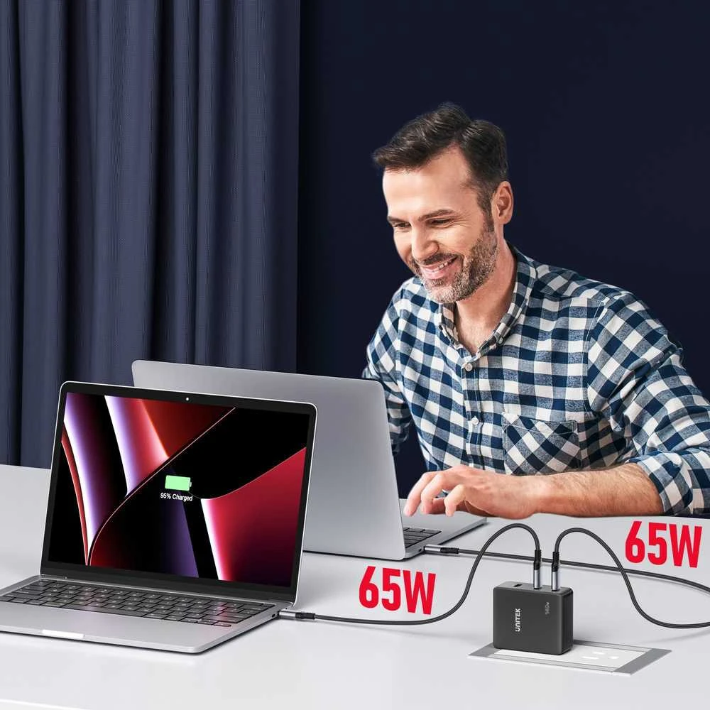 UNITEK CHARGER P1115A GaN 2x USB-C 1x USB-A PD 140W Juodas