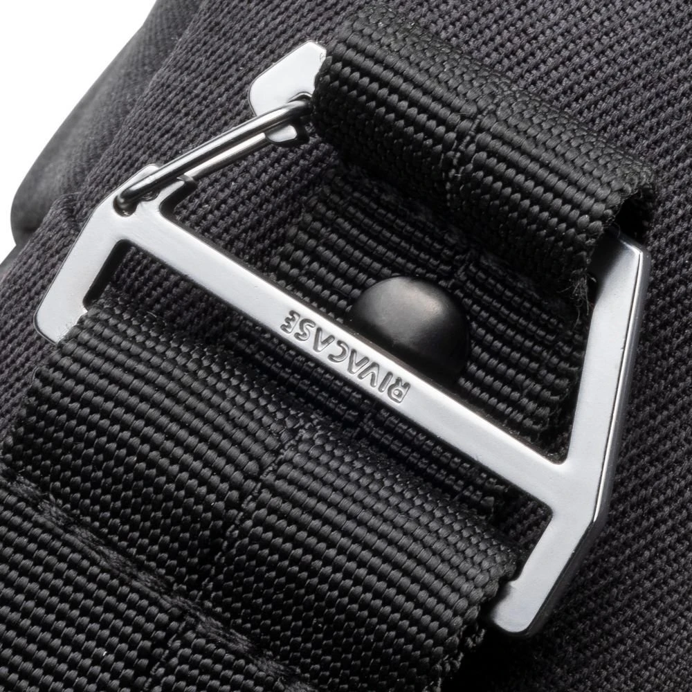 Dėklas RIVACASE 8134 juodas Clark-ECO Nešiojamas kompiuteris 15.6" Bag
