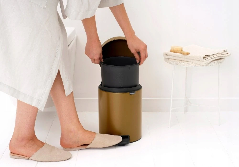 Krepšys skalbiniams Brabantia Newicon 5 L, šiltas žalvaris