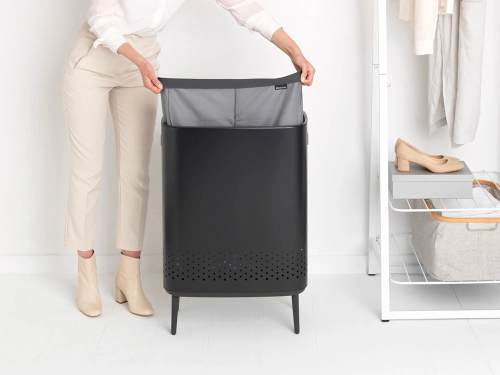 Brabantia Skalbinių dėžė BO, 2 x 45 l, matinės juodos spalvos