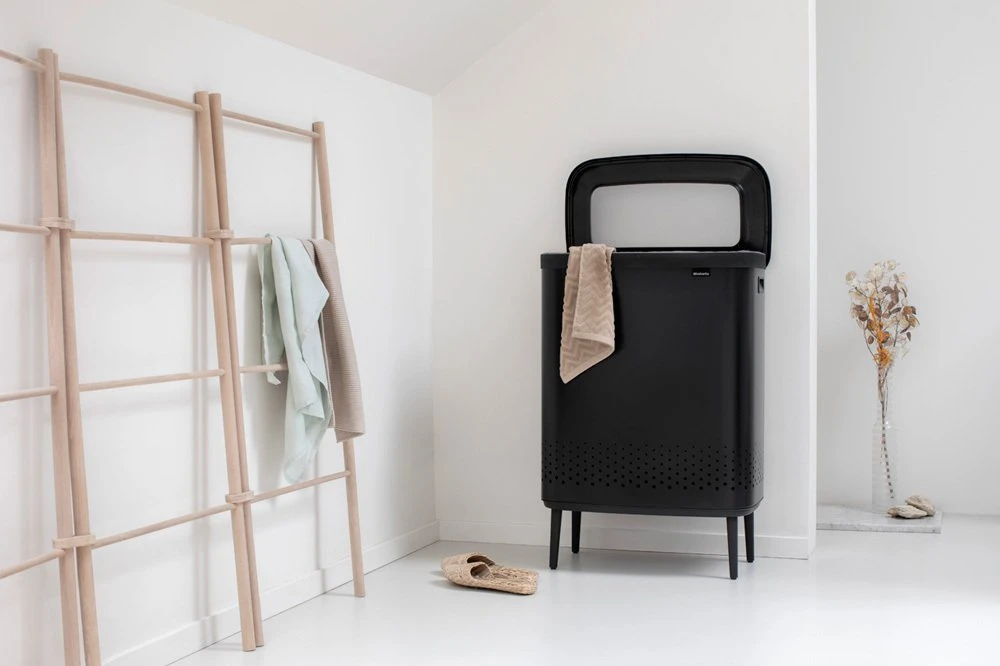 Brabantia Skalbinių dėžė BO, 2 x 45 l, matinės juodos spalvos
