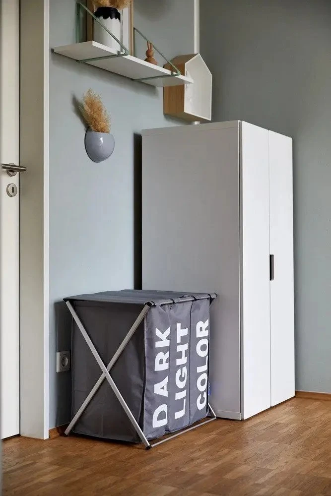 Trijų skyrių skalbinių krepšelis, sulankstomas skalbinių konteineris TRIO TOP - 57 x 57 x 38, WENKO