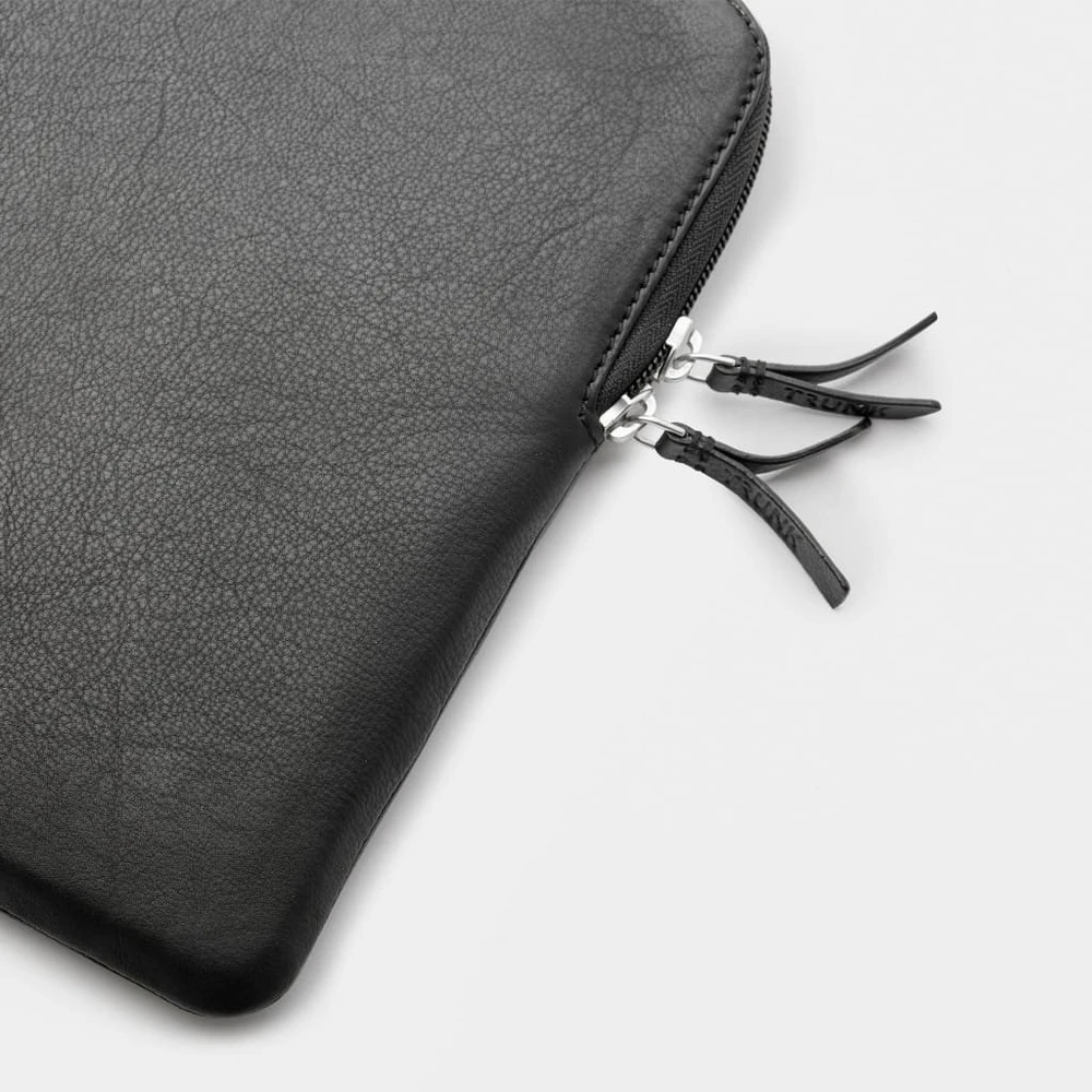 Trunk Leather Sleeve do MacBook 16" juodas