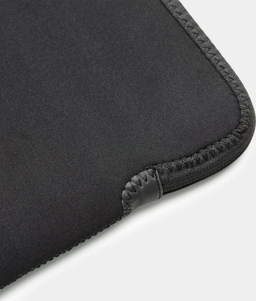Trunk Neoprene Sleeve do MacBook 15" juoda