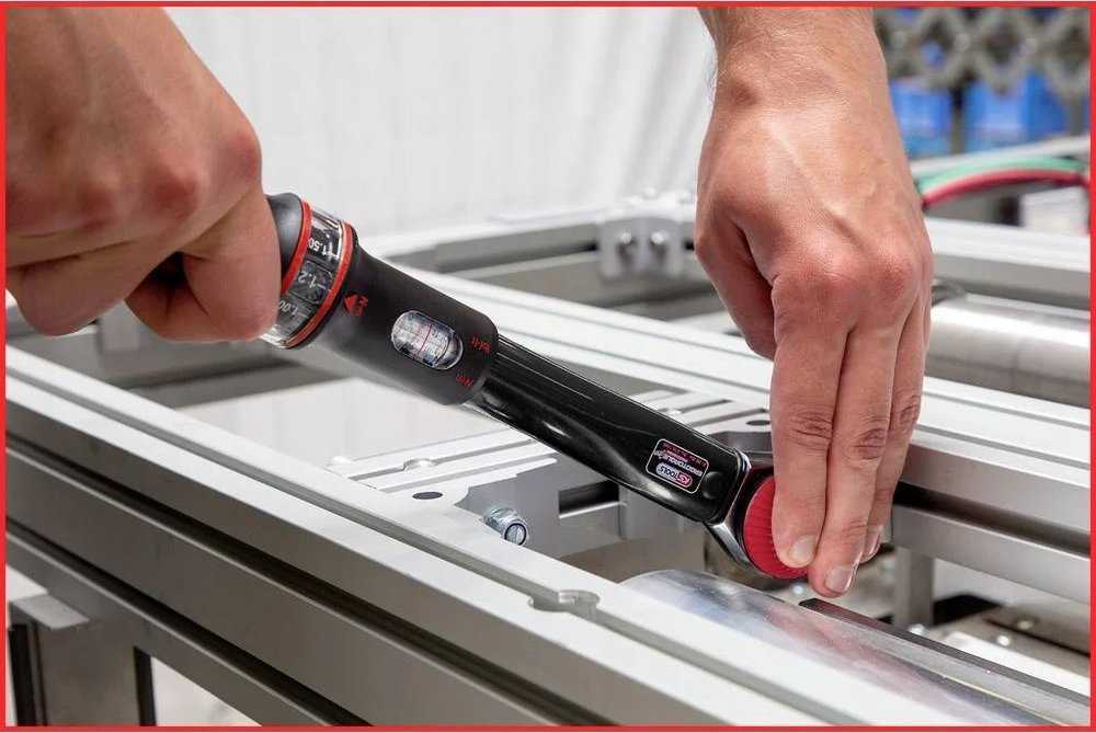 Dinamometrinis raktas su terkšle ERGOTORQUEprecision 3/8" 10-50Nm, KS Tools