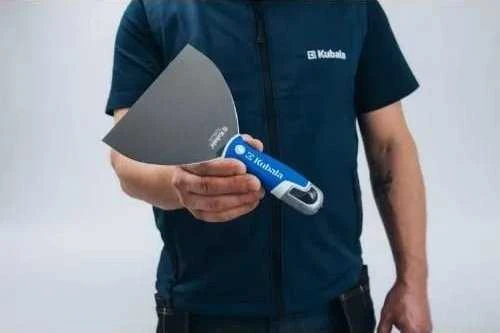Kubala Nerūd. plieno glaistyklė su rankenoje įmontuota sukimo galvute 150 mm. Master Line