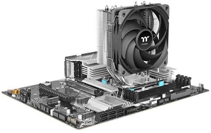 „Kühler Thermaltake UX400 Juodas Air“ (AMD / Intel) mažmeninė prekyba