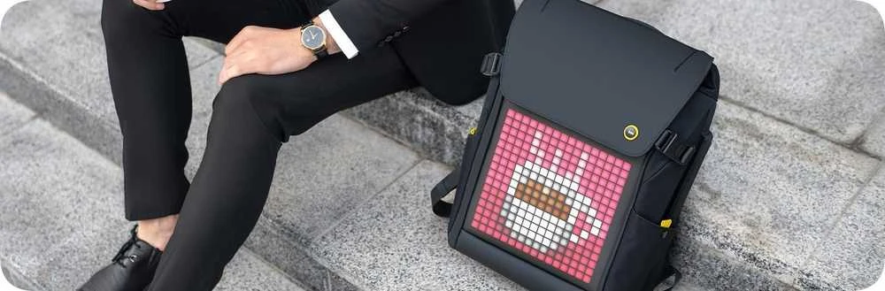 Divoom Mugursoma M Premium Laikapstākļu izturīga soma ar Led Pixel Art Displeju & App vadību Melna