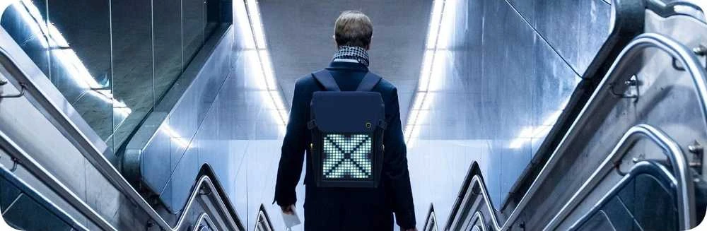 Divoom Mugursoma M Premium Laikapstākļu izturīga soma ar Led Pixel Art Displeju & App vadību Melna