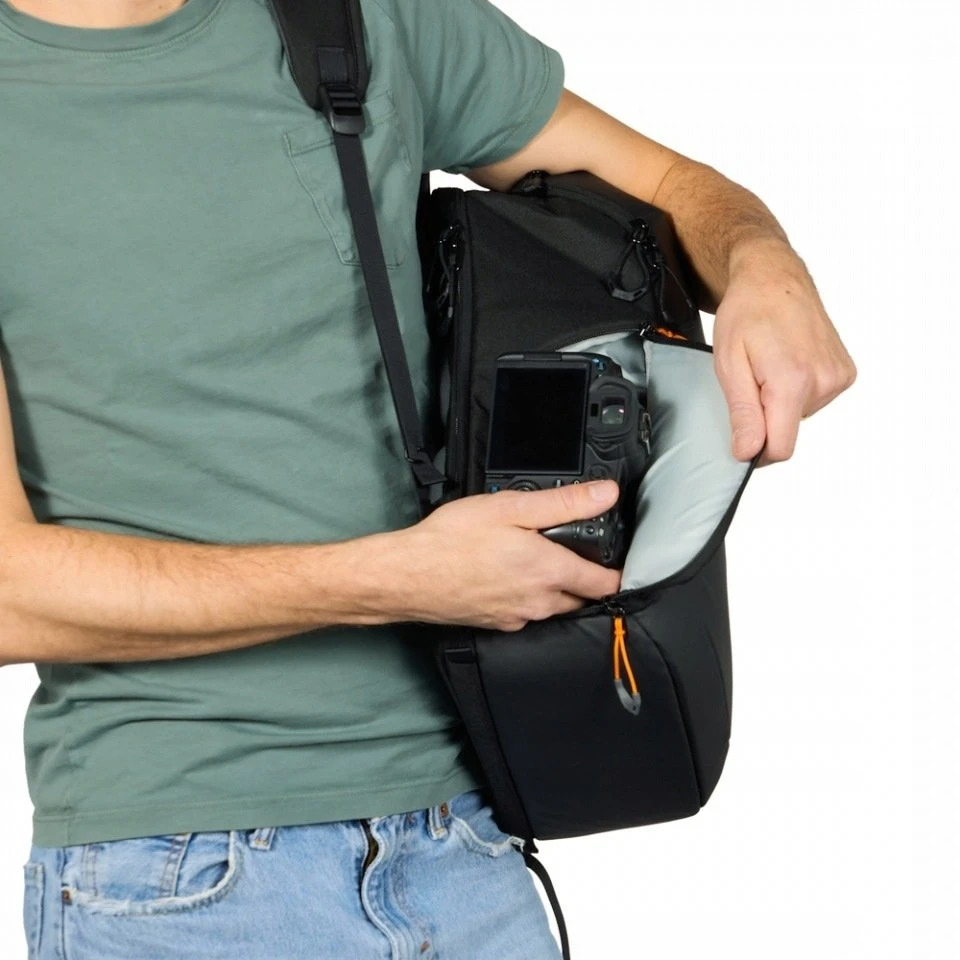 Kuprinė Lowepro Fastpack BP 150 AW IV Juodas (LP37506-PWW)