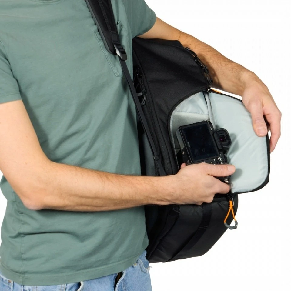 Kuprinė Lowepro Fastpack BP 250 AW IV Juodas (LP37507-PWW)