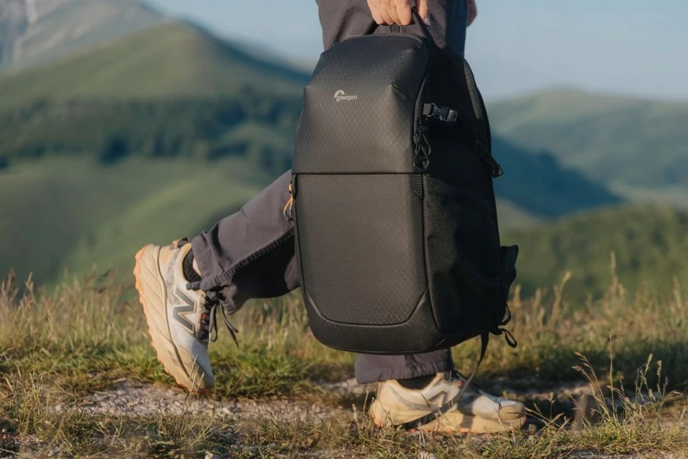 Kuprinė Lowepro Fastpack BP 250 AW IV Juodas (LP37507-PWW)
