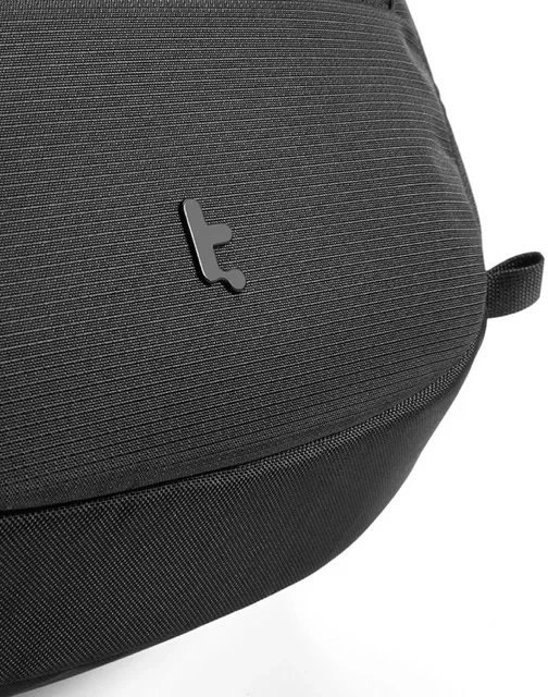 Kuprinė Tomtoc UrbanEX-T77 Nešiojamas kompiuteris Backpack 22 l juoda