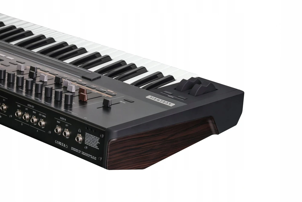Kurzweil K2061 - Sintezatorius darbui stotyje