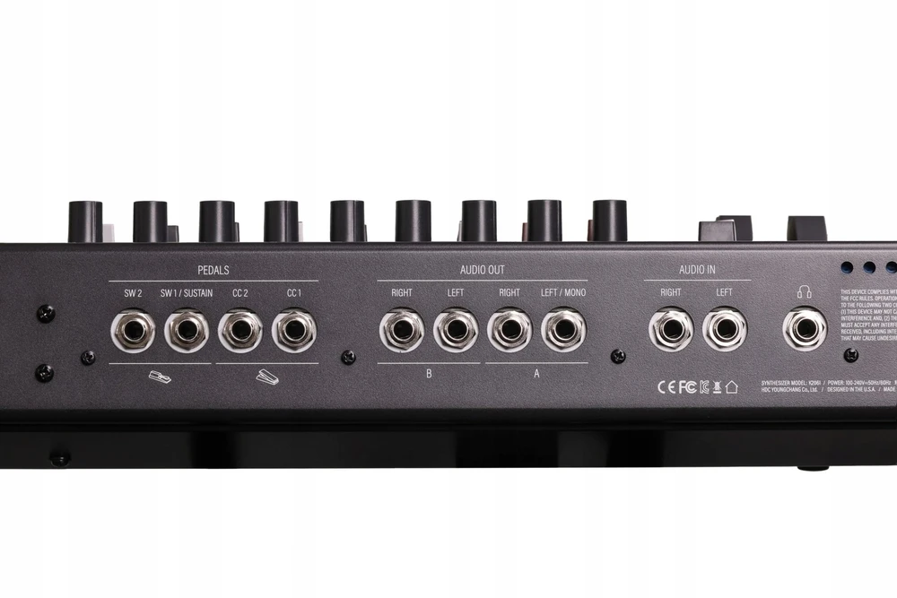 Kurzweil K2061 - Sintezatorius darbui stotyje