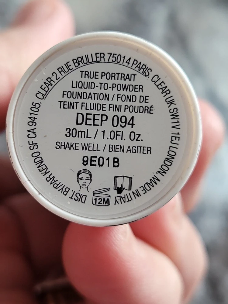 „Kat Von D Kvd True Portrait Light Coverage“ skystas makiažo pagrindas „094 Deep“, 30 ml