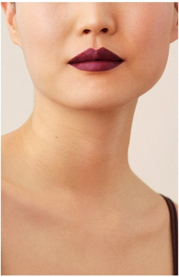 La Perla Matte Silk Matte Kreminis Lipstick 108 Plum Raudona 3.5 g