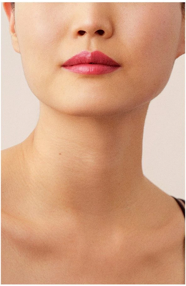La Perla Satin Lūpų balzamas Kreminis Lipstick 201 Bitten Lips 3.5 g