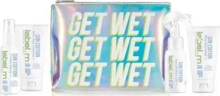 Label.M „Get Wet Sun Edition“ rinkinys. M: „Sun Editon“ UV filtro plaukų lakas stiprinimui, 50 ml + „Sun Editon“ plaukų aliejus su UV filtru, atgaivinantis spindesį ir atkuriantis spindesį, 60 ml + „Sun Editon“ plaukų šampūnas drėkinimui, 60 ml + „Sun Editon“ plaukų šampūnas su UV filtru.