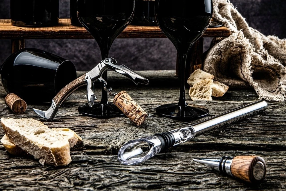 Vyno mylėtojų aksesuarų rinkinys su dėžute, 6 vnt., LAGUIOLE Luxury line by STYLE DE VIE