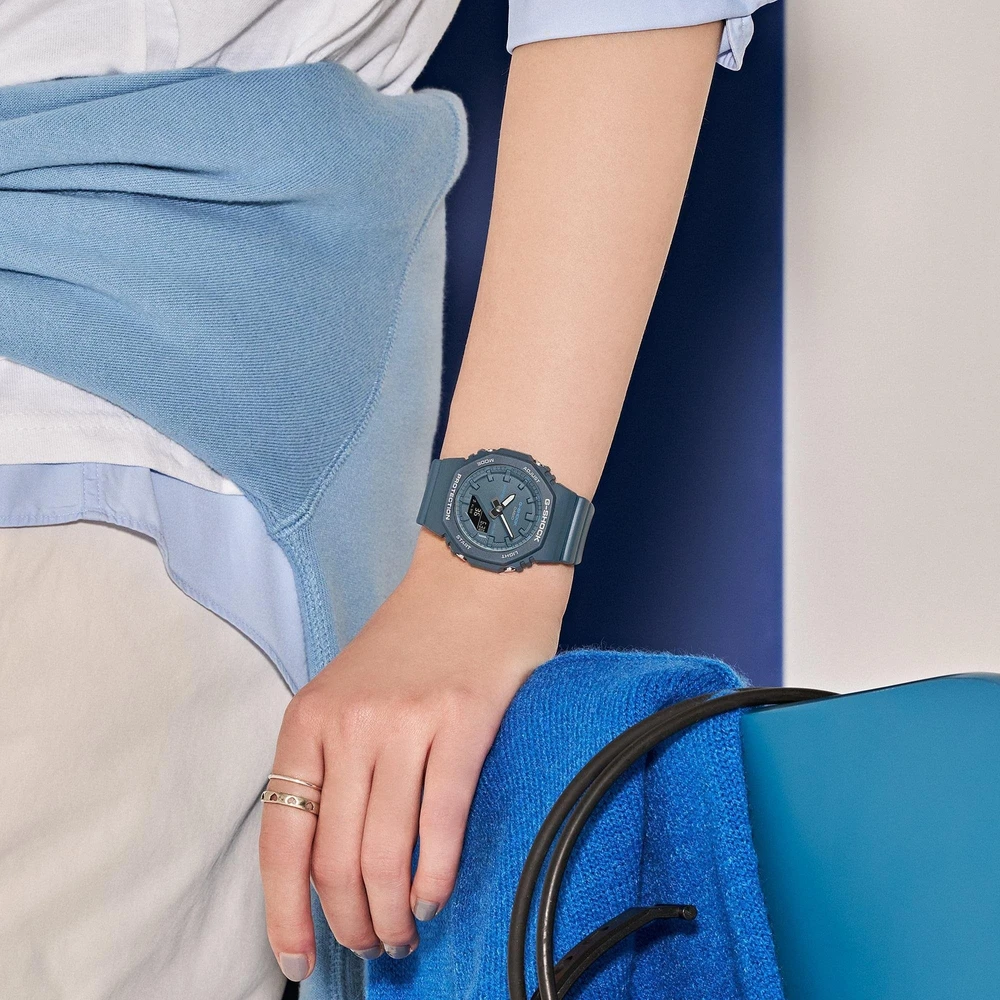 Laikrodis Casio G-shock analoginis-skaitmeninis moteriškas GMA-P2100BA-2AER