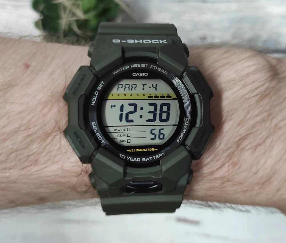 Laikrodis „Casio G-Shock Origin GD-010-3ER“ anglies pluošto šerdies apsauga