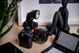 Fotoaparato blykstė - Newell Elea Mini Flash Gun (Newell, 300 mAh, 480 blykstės, 5600 K)