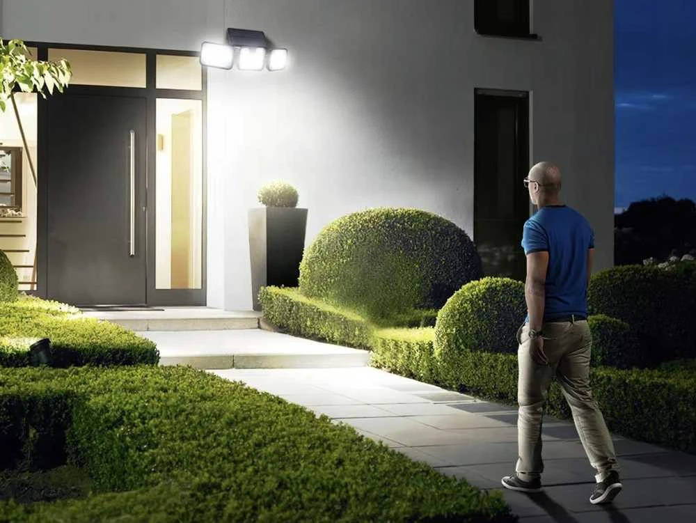 Izoxis Saulės energija įkraunama lempa 180 LED