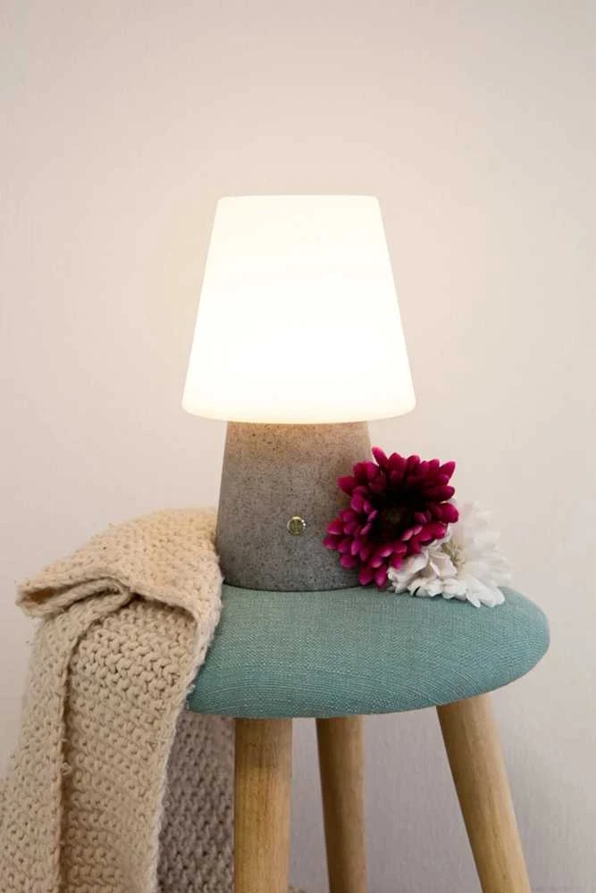 Šviestuvas „Lampa stołowa 8 seasons 8 seasons No. 1 Stone 30“ su reguliuojamu šviesos srautu RGB LED su baterija