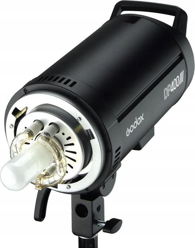 „Godox DP400III Studio Flash“.