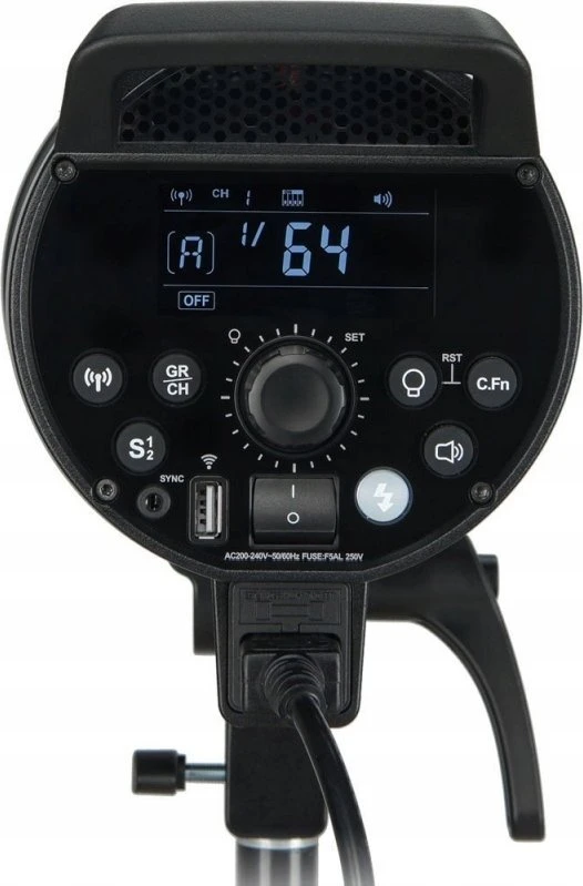 „Godox DP400III Studio Flash“.