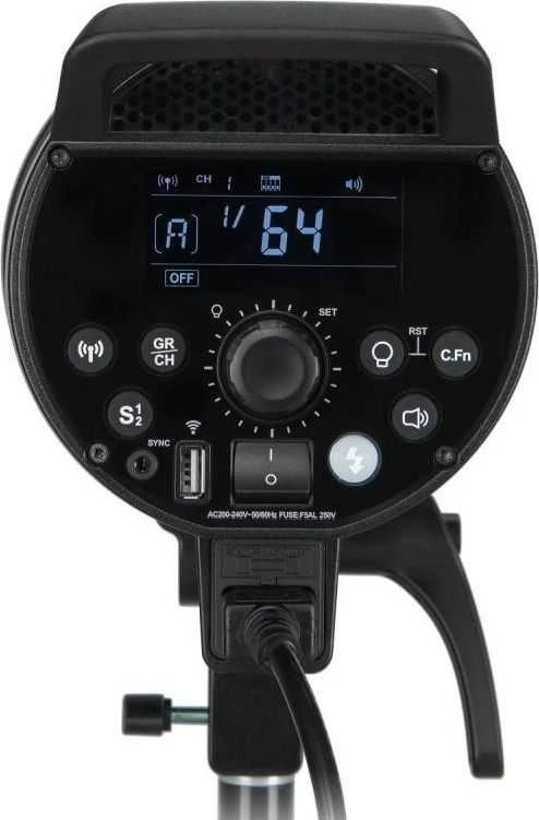 „Godox DP1000III“ studijinė blykstė.