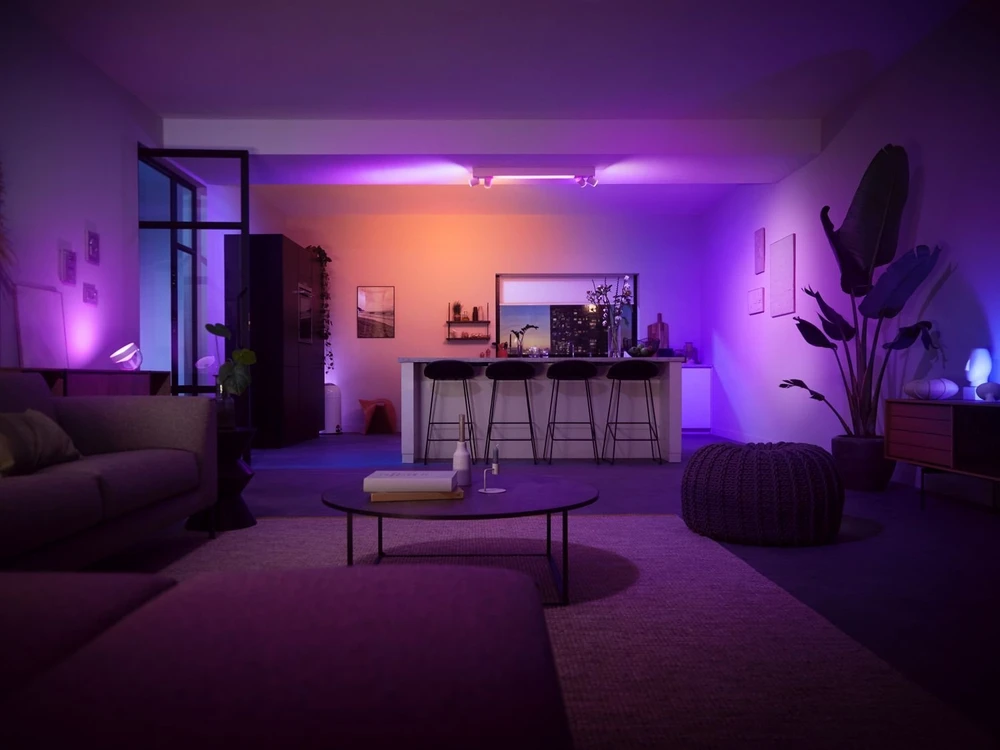 Philips Hue Baltas & Color Ambiance Centris lubinis šviestuvas baltas • 4 taškų
