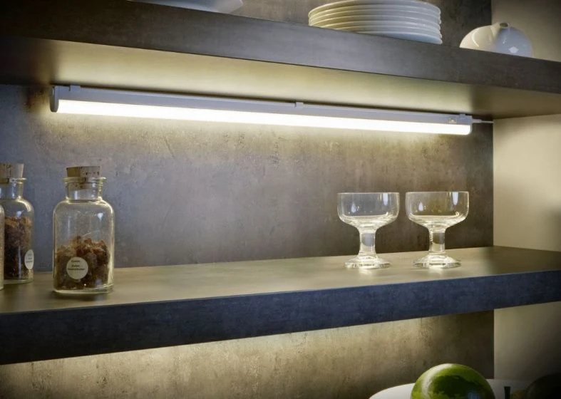 Lumen Ramon LED lubų šviestuvas 1100 liumenų 84 x 2 x 4 cm balta