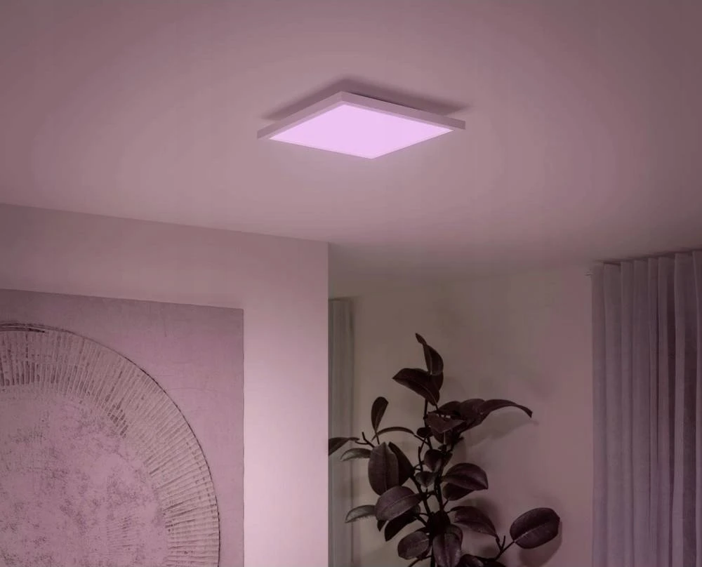 Philips „Hue“ balta ir spalvota aplinkos šviesa „Surimu Square“ skydelis, išmanusis lubinis šviestuvas, „Bluetooth“ / „Zigbee“, balta, LED, metalas, sintetika, nekeičiama(-os) lemputė(-ės)