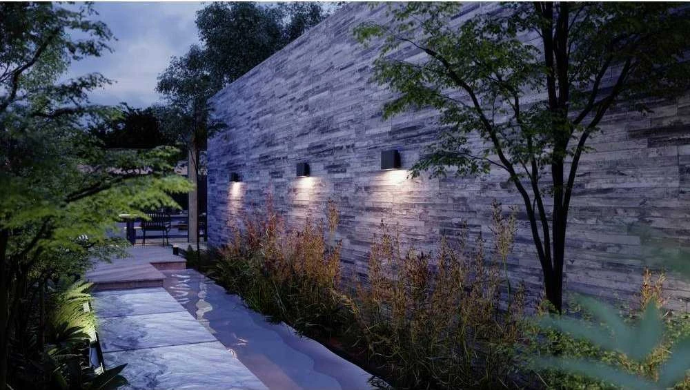 „Philips Hue WCA Dymera“ išmanusis sieninis šviestuvas vidaus ir lauko sąlygoms | 2000–6500 „Hue Baltas Colour Ambiance“