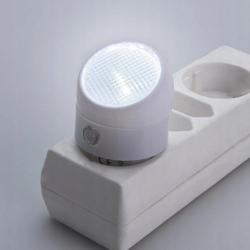 Sanico LED naktinė lempa į lizdą su sutemų jutikliu balta