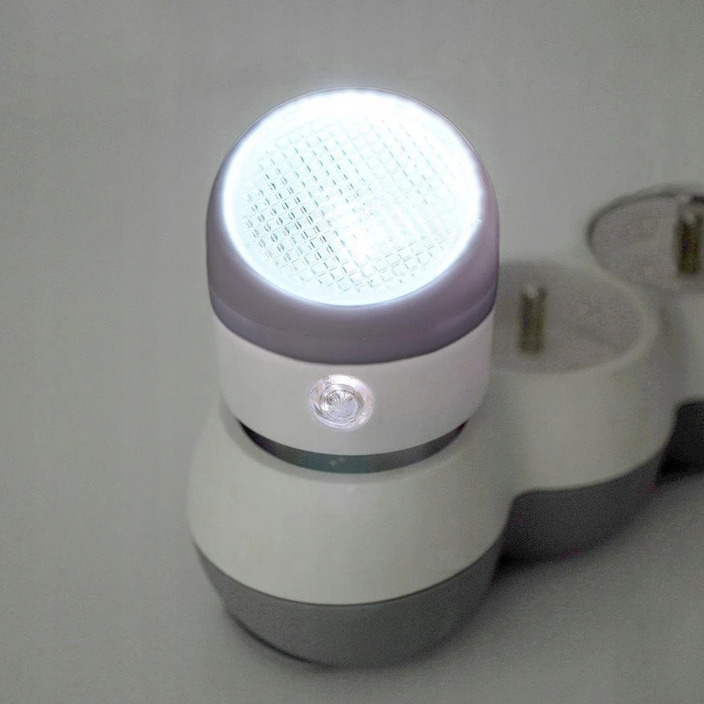 Sanico LED naktinė lempa į lizdą su sutemų jutikliu balta