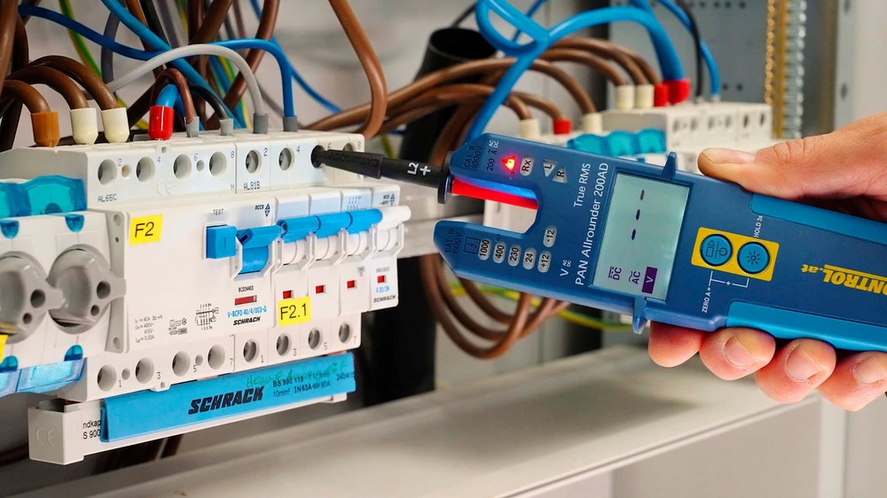 Lange Łukaszuk LED srovės / įtampos testeris + LCD 200A AC/DC (PANALLROUNDER200AD)