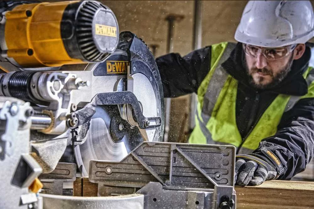 Skersinio pjovimo staklės DeWalt DWS780-QS (1675W, 305 mm)