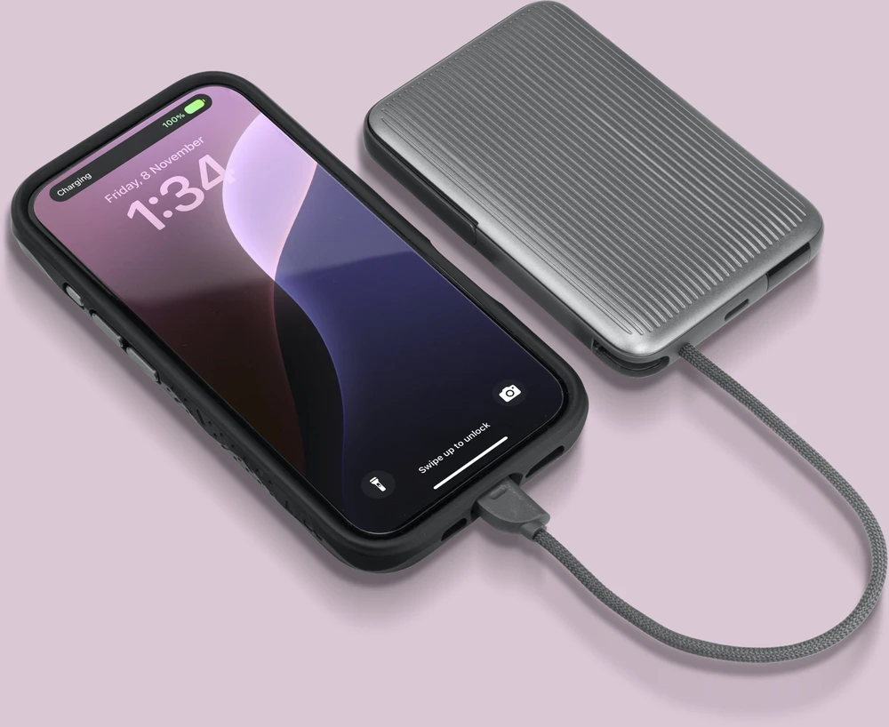 Laut Pasak „MagSafe Powerbank Riser+“ 10 000 mAh su virykle