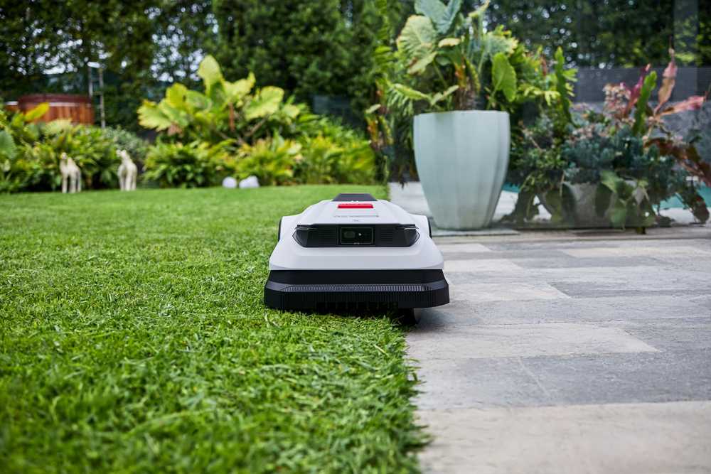 Belaidis vejos pjovimo robotas Ecovacs GOAT A1600 RTK