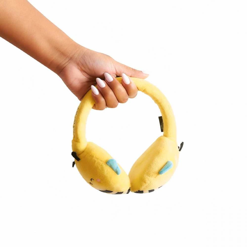 Squishmallows Sunny Bee ausinės rankoje