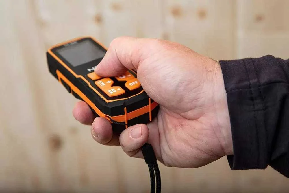 Neo Lazerinis atstumo matuoklis su 100 m nuotoliu ir IP54 apsauga