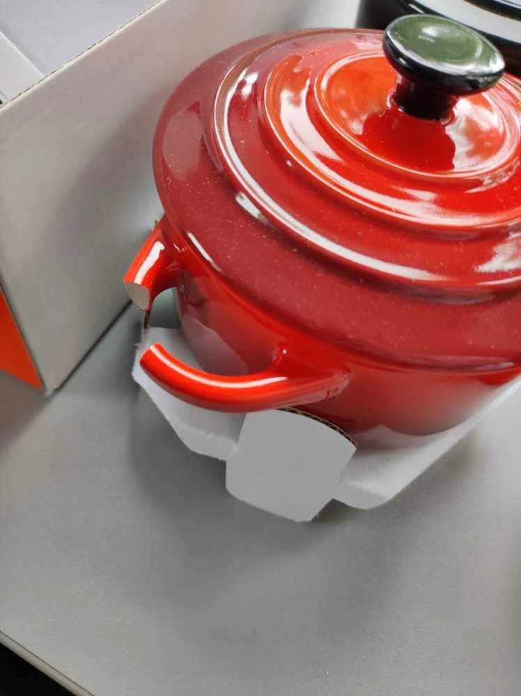 „Le Creuset“ akmens masės indų rinkinys iš 4 mažų, 10x5 cm raudonų puodų