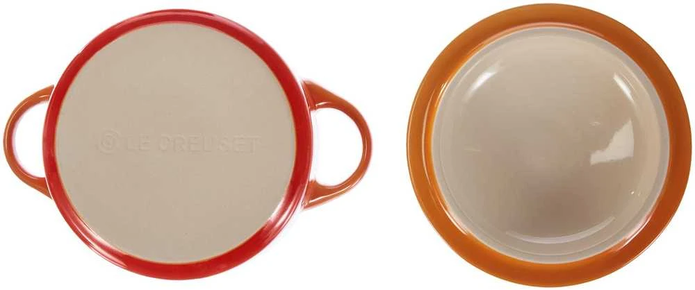 Le Creuset akmens masės indų rinkinys iš 4 smulkių troškintuvų 10x5cm ugnikalnio.